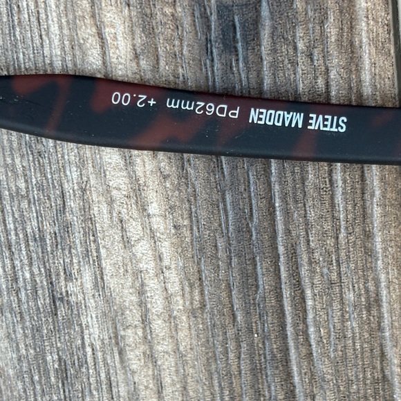 NEW Steve Madden Reading Sunglasses 100% UVA-UVB Lens Protection +2.00 - Picture 3 of 6